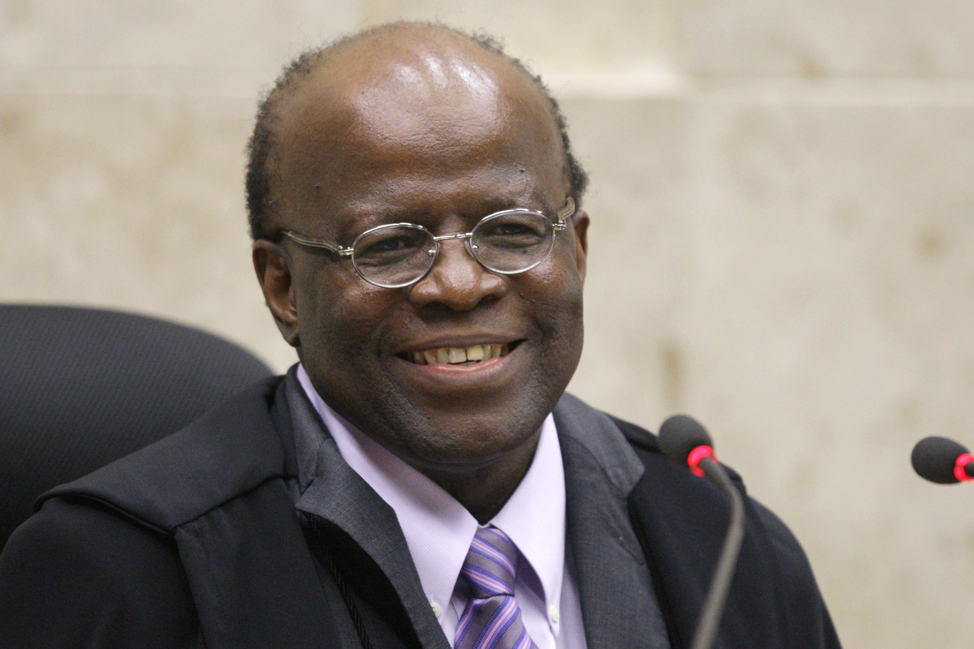 Seria o fim da democracia, diz Joaquim Barbosa sobre embate entre Senado e STF