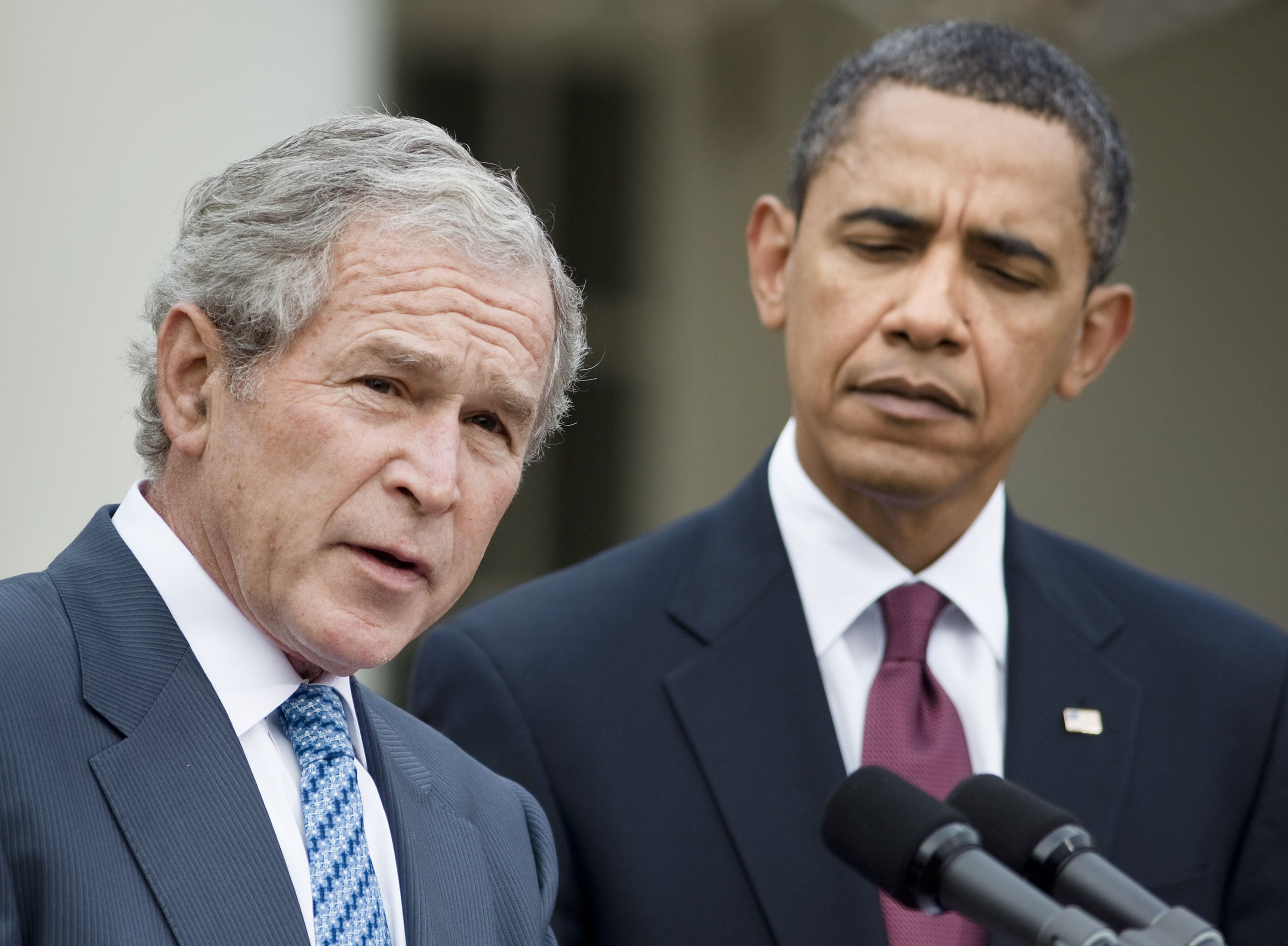 Sem citar Trump, Obama e Bush criticam divisão na política dos EUA