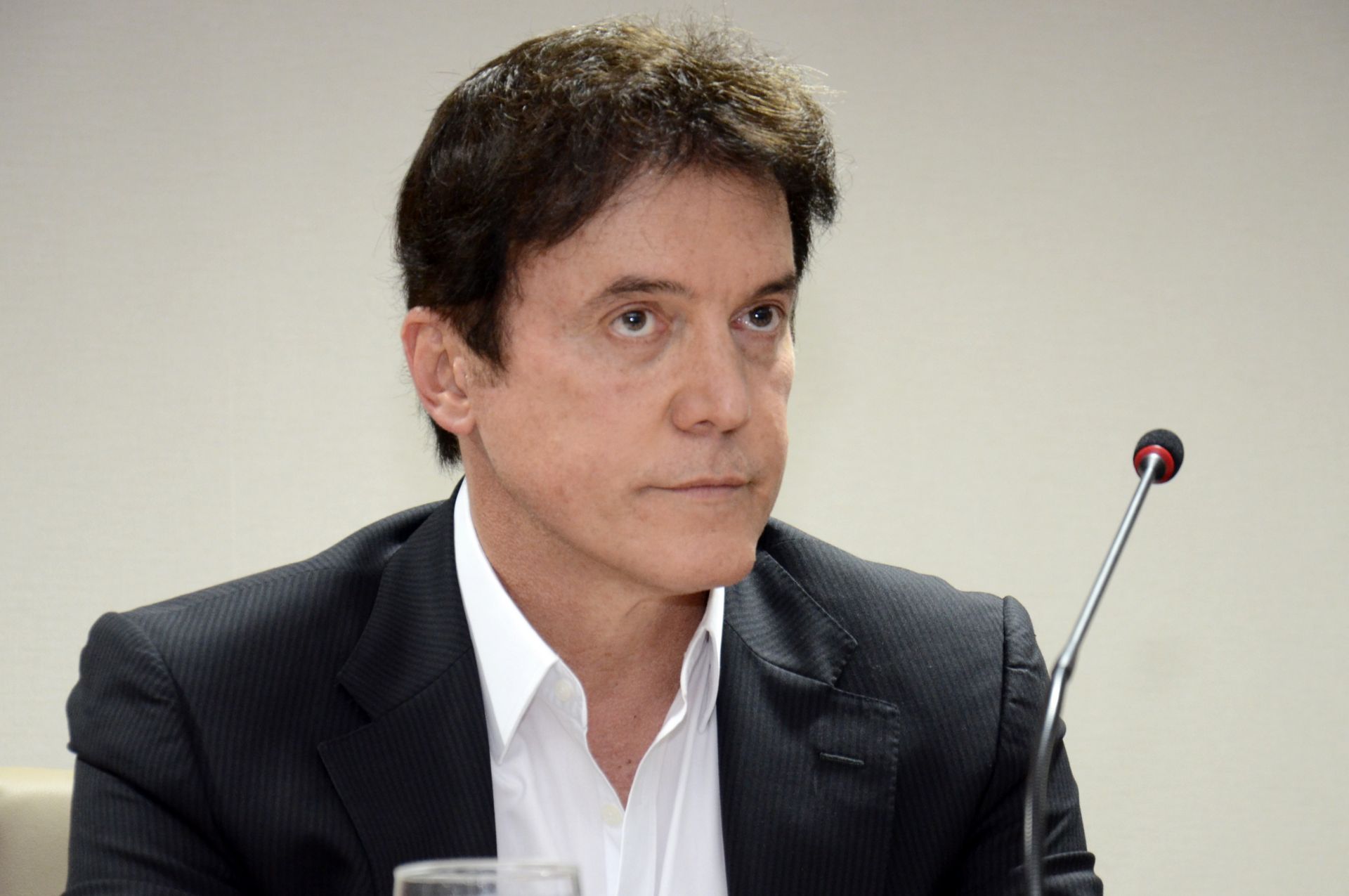 Governo pede devolução das propostas do teto e subsídio