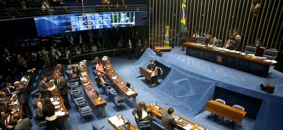 Reforma política: Senado aprova PEC que veda coligações e cria cláusula de desempenho