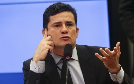 Na Lava Jato, Moro condena ex-gerente da Petrobras e lobistas ligados a PMDB