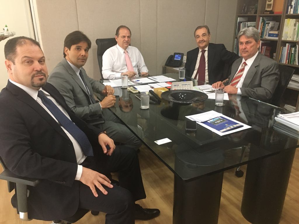 Em companhia de Agripino e Felipe Maia, deputado Tomba Farias busca em ministérios benefícios para hospital e mercado público de Santa Cruz