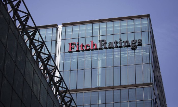 Fitch mantém nota de crédito do Brasil com perspectiva negativa