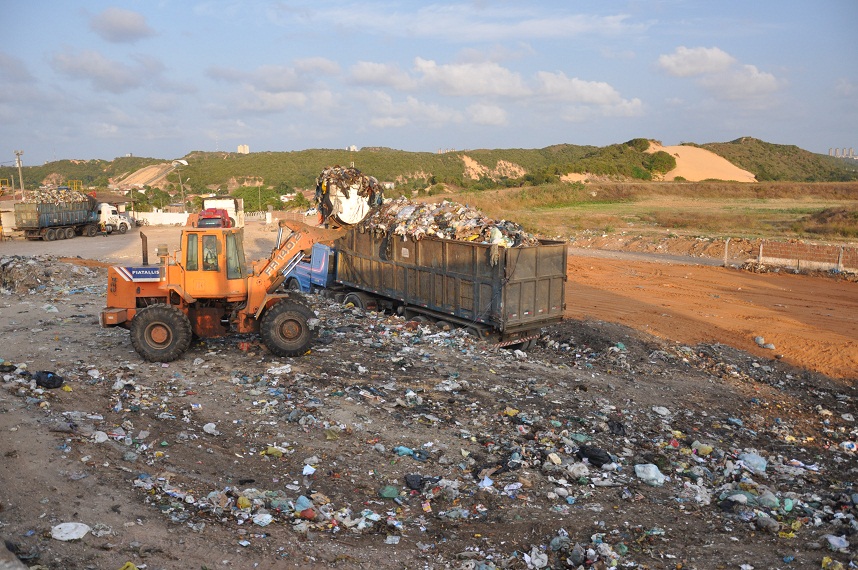 Poderes discutem exploração comercial de lixo do transbordo de Cidade Nova
