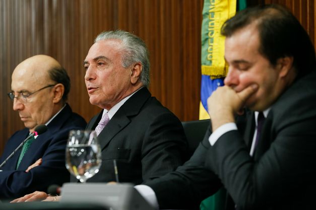 Maia, Temer e Meirelles se reúnem na residência oficial da presidência da Câmara