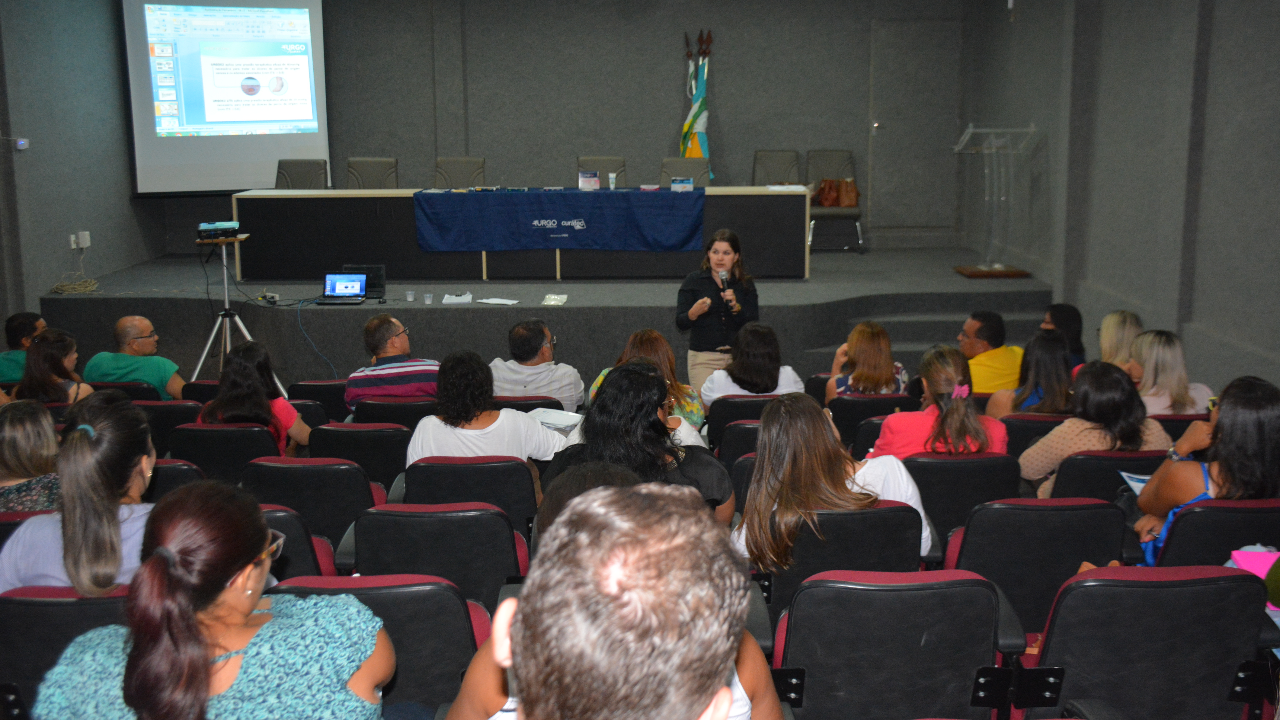 Saúde promove capacitação com enfermeiros em Parnamirim