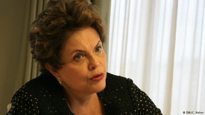 Nas mãos de Damares: Comissão analisa indenização para Dilma