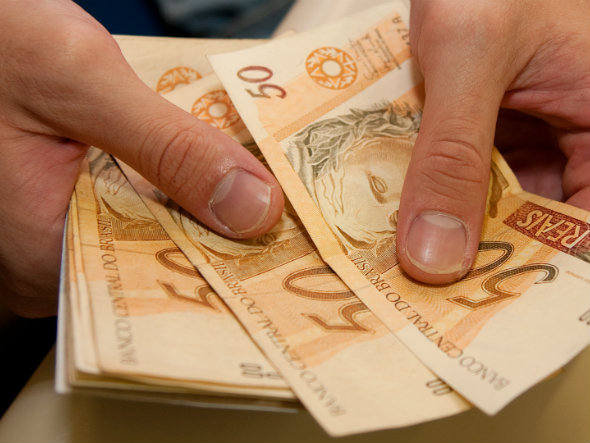 Governo retoma pagamento de salários de outubro dia 6 de dezembro; folha será concluída dia 13