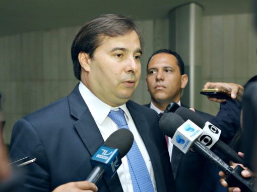 Maia diz que governo está longe de ter votos para aprovar reforma da Previdência
