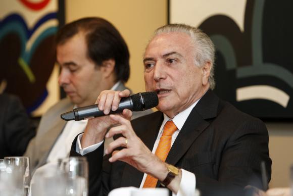 Presidente da Câmara diz que nova proposta vai ajudar reforma da Previdência