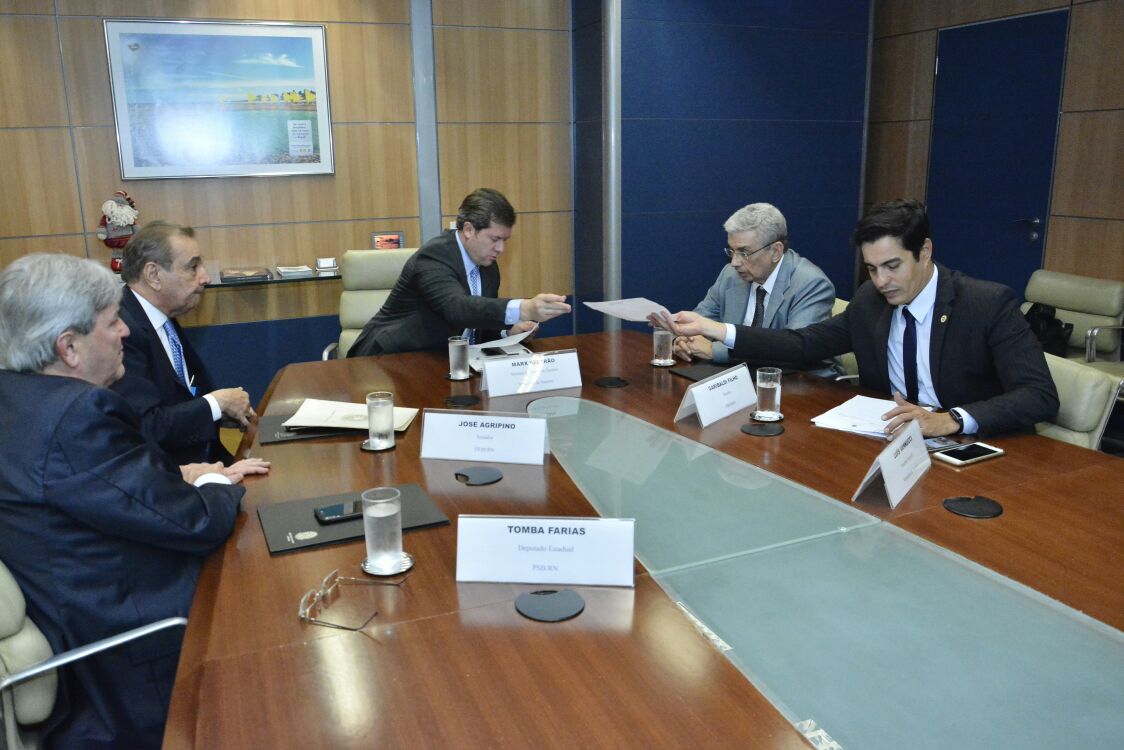 Em reunião com Tomba, Agripino e Garibaldi, ministro do Turismo acena com liberação de recurso para a conclusão do teleférico de Santa Cruz