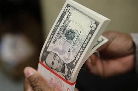 Gastos de brasileiros no exterior chegam a US$ 1,5 bilhão