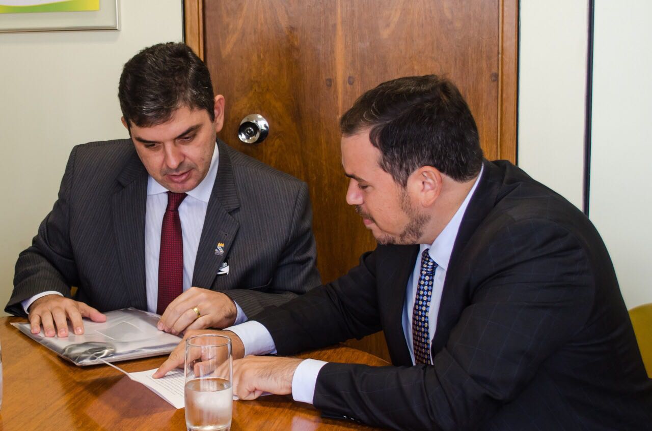 Beto viabiliza emenda de R$ 700 mil para construção de Faculdade pela UERN