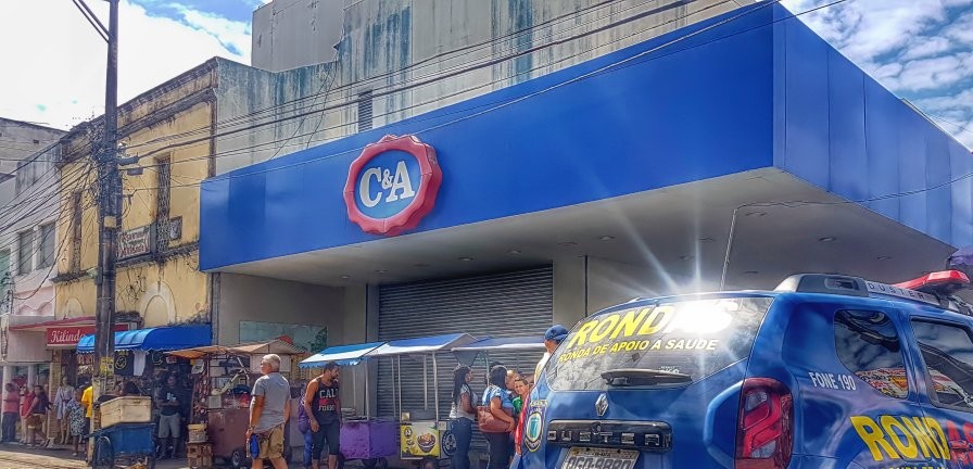 Bandidos invadem loja e fazem arrastão no centro de Natal