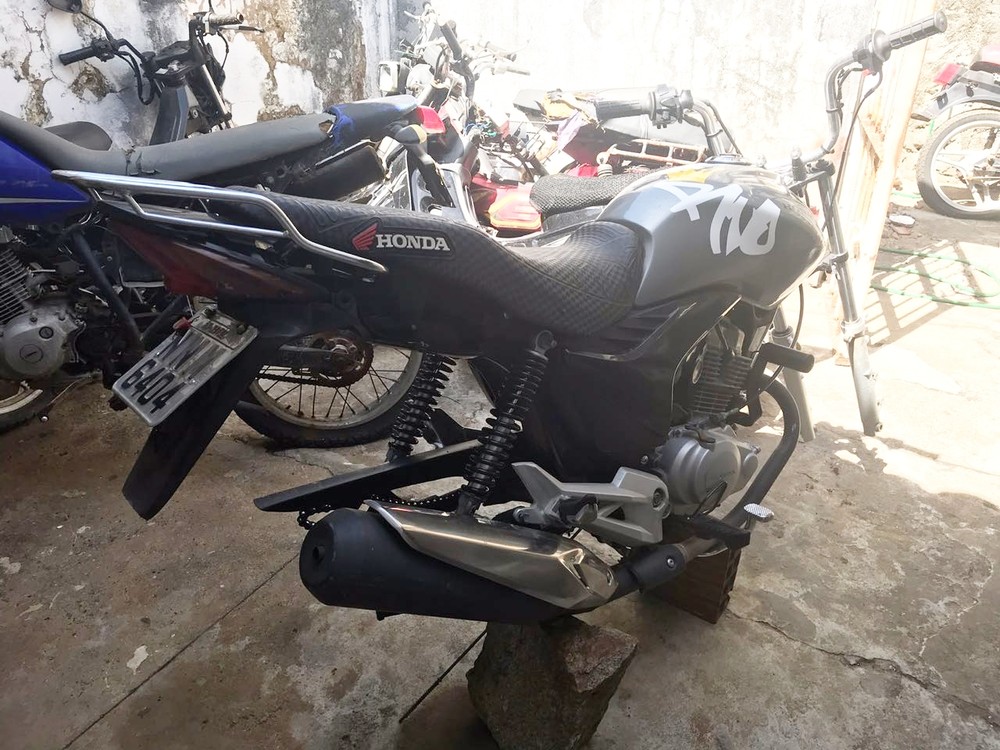 Delegacia de Natal é invadida, motos depenadas e bicicletas furtadas