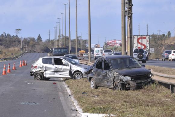 Número de acidentes e mortes em rodovias federais cai em 2017