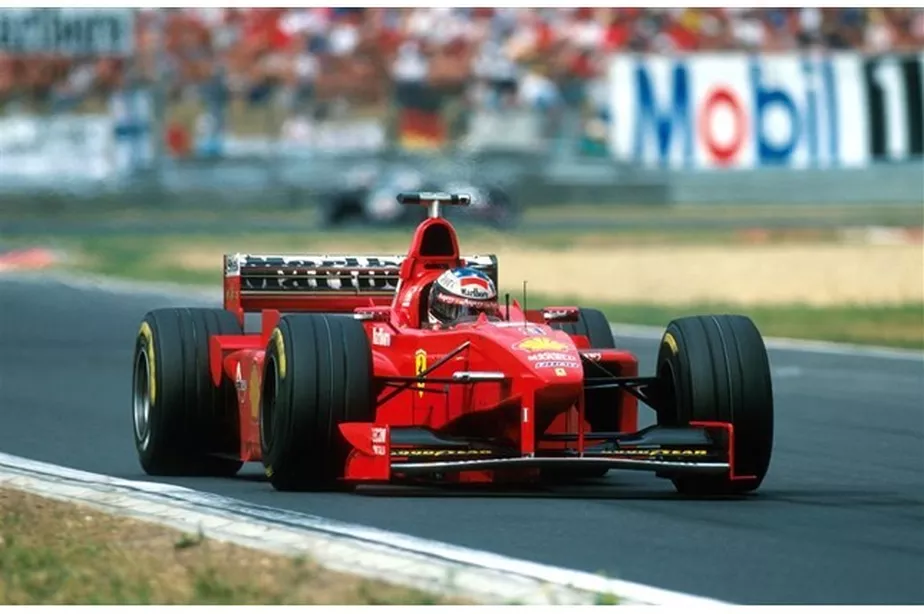 Ferrari usada por Schumacher na temporada de 1998 da F1 está à venda por R$ 23,3 milhões