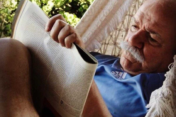 Morre aos 82 anos, em Brasília, vítima de um AVC, o jornalista natalense Walter Gomes