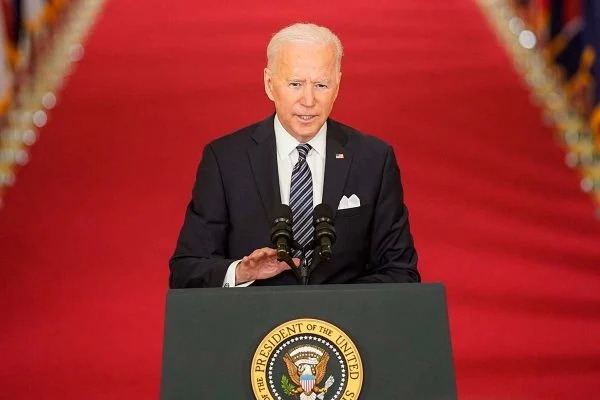 Guerra na Ucrânia: Biden proíbe compra de petróleo russo nos EUA