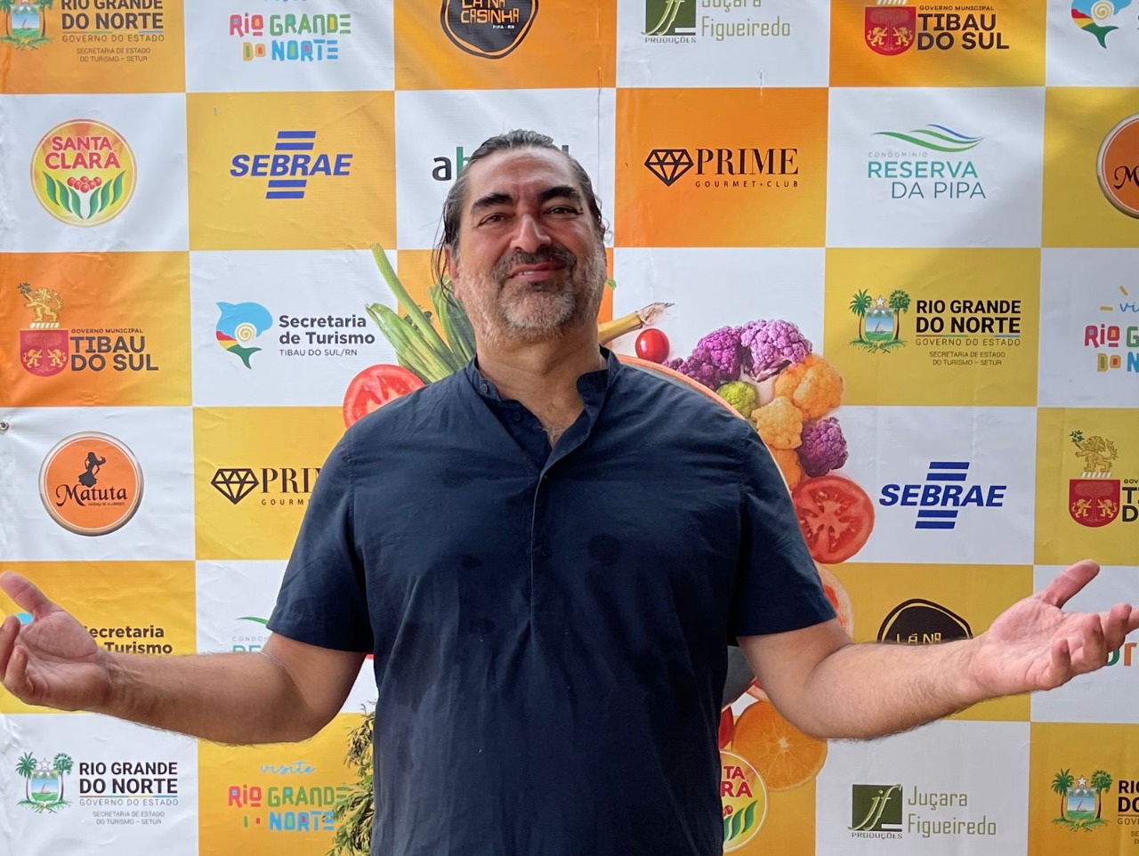 Bate-papo com Zeca Camargo marca a abertura oficial da 2ª edição do Sabores da Pipa