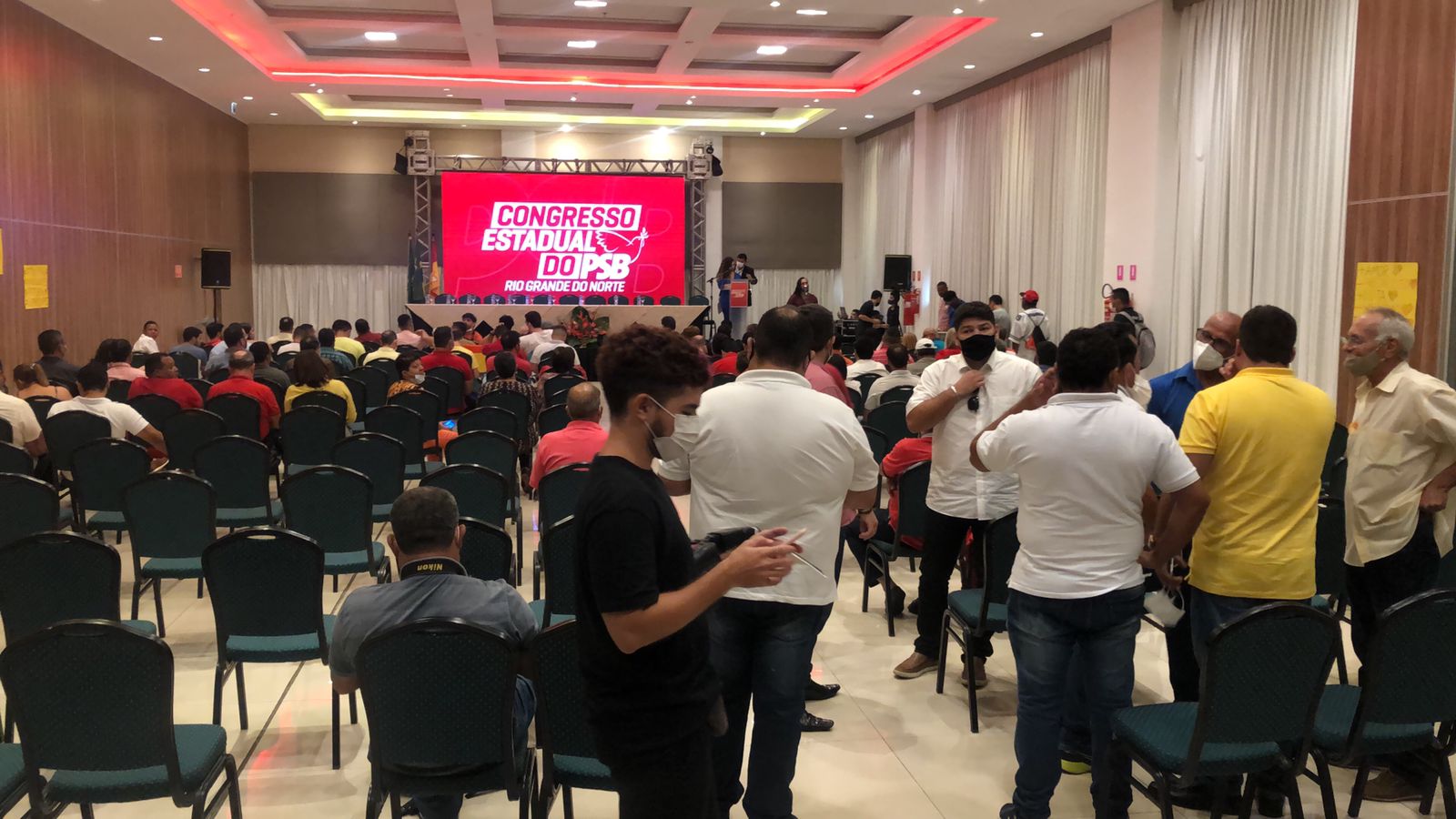 Congresso do PSB gera expectativa em torno da filiação do ex-ministro Henrique Alves que não compareceu ao evento