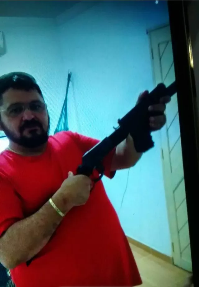 Júri condena médico que matou idosa a tiros 'por sádico prazer' a 22 anos de prisão