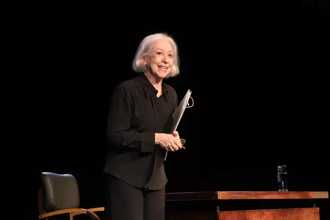 Fernanda Montenegro toma posse na Academia Brasileira de Letras