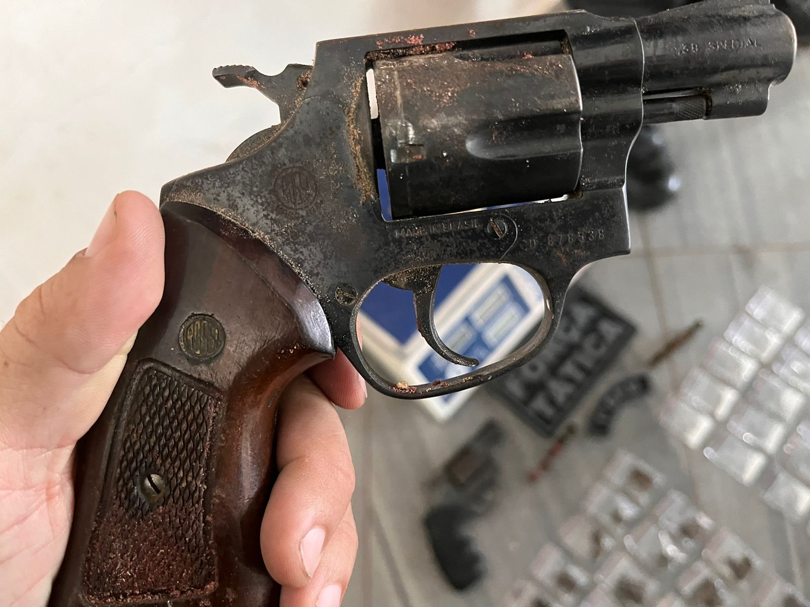 Pelo menos 4 bandidos são baleados em troca de tiros com a Força Tática em Mãe Luíza