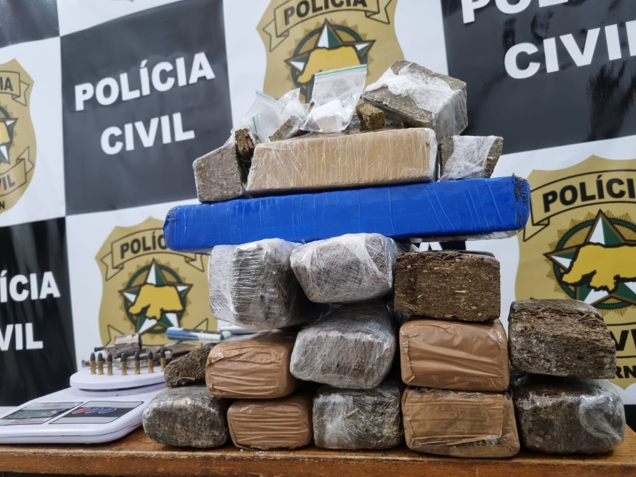 Polícia prende homem por tráfico de drogas e apreende quase 7 kg de drogas no interior do RN