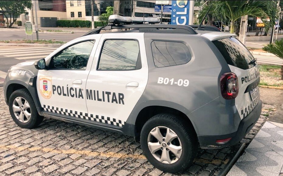 População ouve disparos e encontra homem morto no meio da rua em Natal