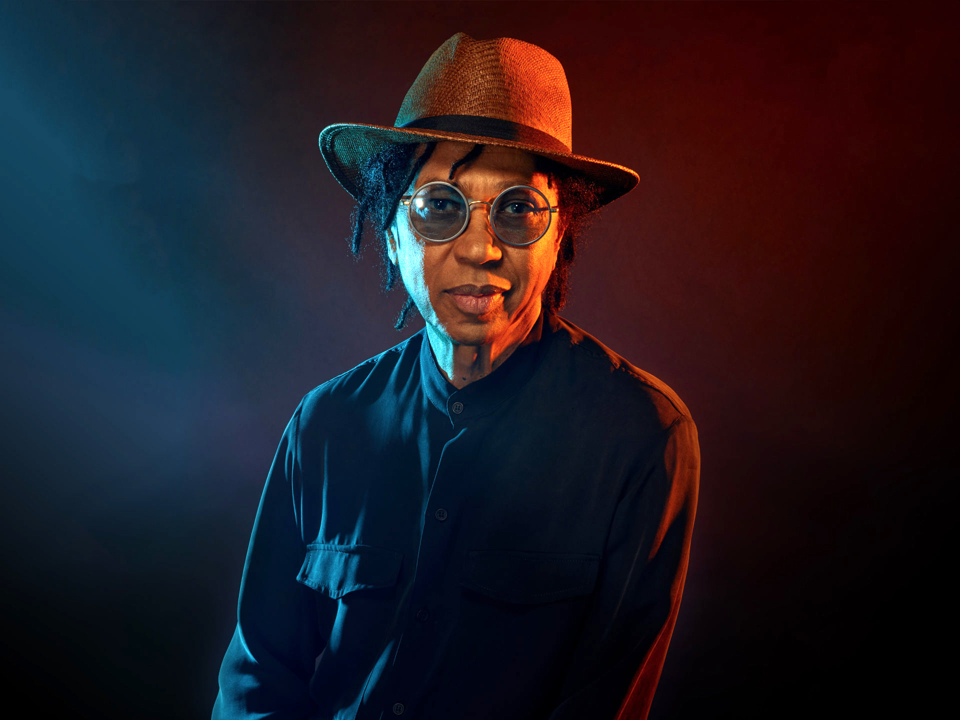 Djavan apresnta o show "Vesúvio" no Teatro Riachuelo