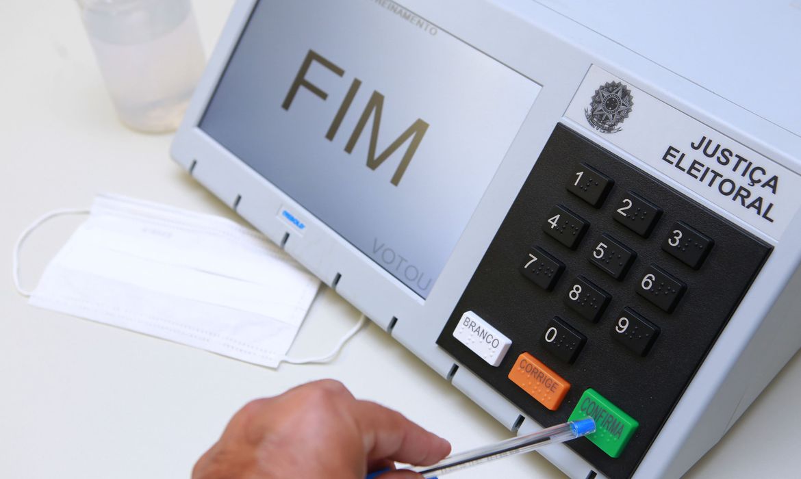 Eleições 2022: Partidos têm até o dia 18 para atualizar lista de filiados