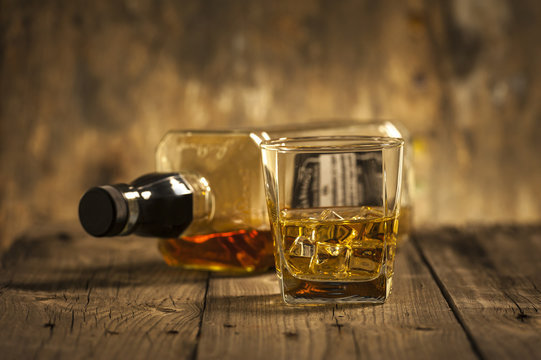 Criança de 4 anos morre após ser obrigada por familiares a beber garrafa de whisky