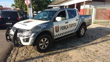 Força Tática prende suspeito de envolvimento com facções criminosas em Parnamirim