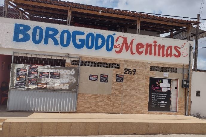 Dono do Borogodó ‘causa’ na web ao abrir seleção para contratar garotas de programas