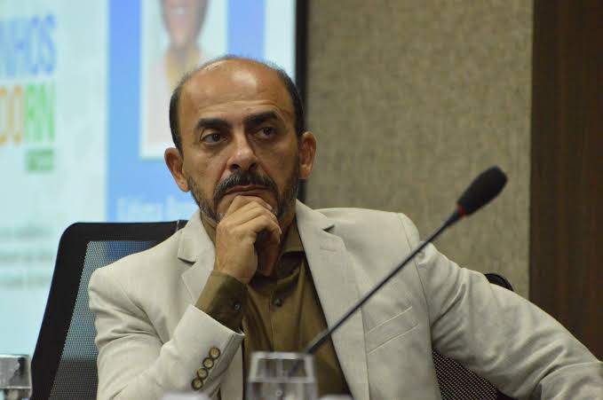 PCdoB tenta emplacar nome de Antenor Roberto como primeiro suplente de Carlos Eduardo