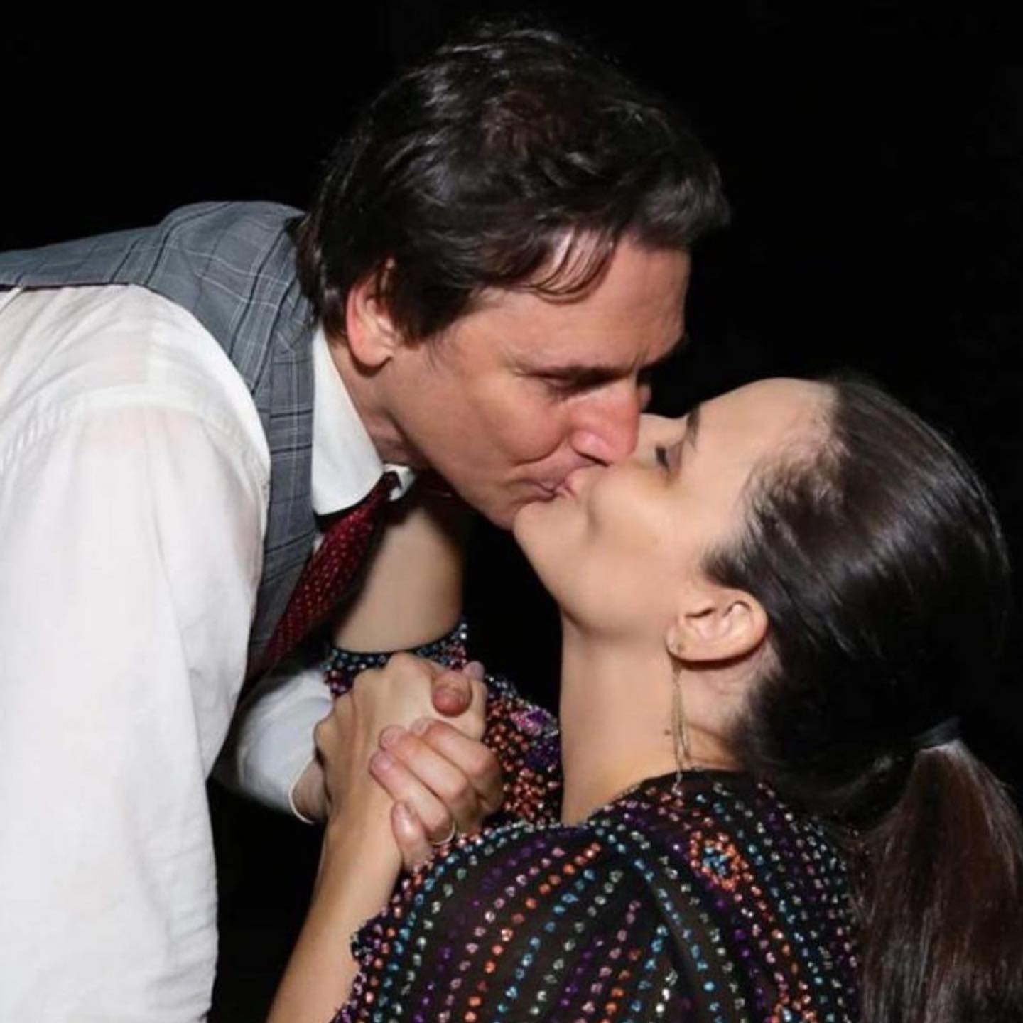 Ator casado com modelo potiguar desafia a TV Globo em desabafo