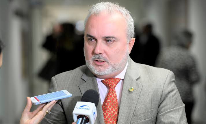 Senador Jean Paul convoca imprensa  após reunião com governadora e secretários