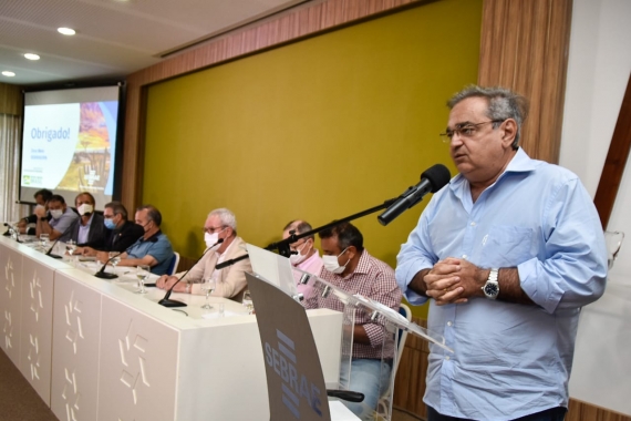 Álvaro Dias recebe prêmio “Prefeito Empreendedor” do Sebrae/RN