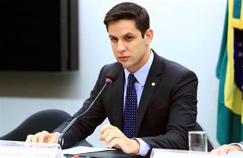 Rafael Motta começa a pontuar em pesquisa para o Senado e já segue Rogério Marinho, em segundo lugar; Carlos Eduardo continua liderando