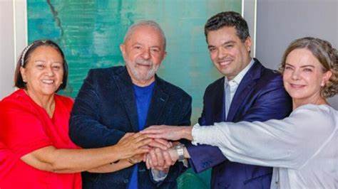 PT adia lançamento da chapa Fátima Walter Alves