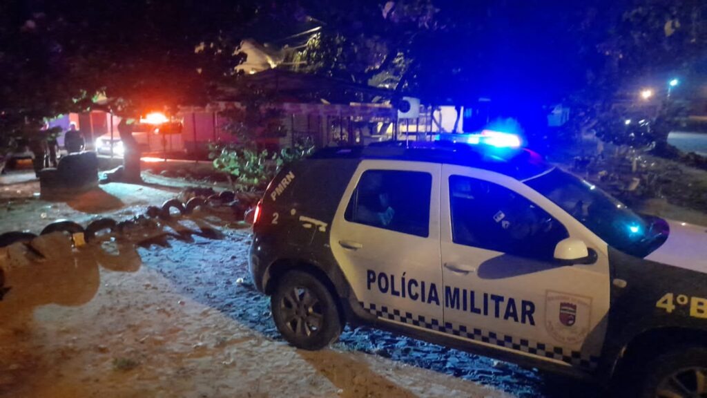 Homem mata amigo a facadas e depois se finge de morto para não ser linchado em Natal
