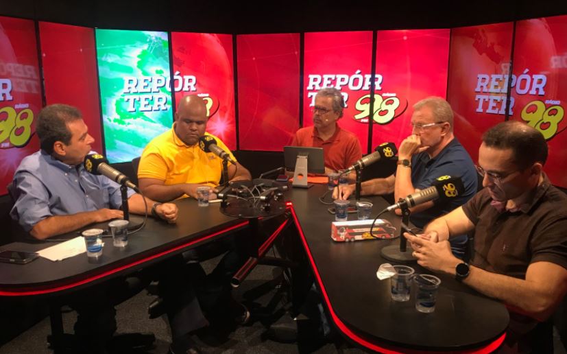 Carlos Eduardo 'mela' futuras alianças para Fátima no Interior, ao dizer que prefeitos do RN apoiam Rogério por “orçamento secreto”