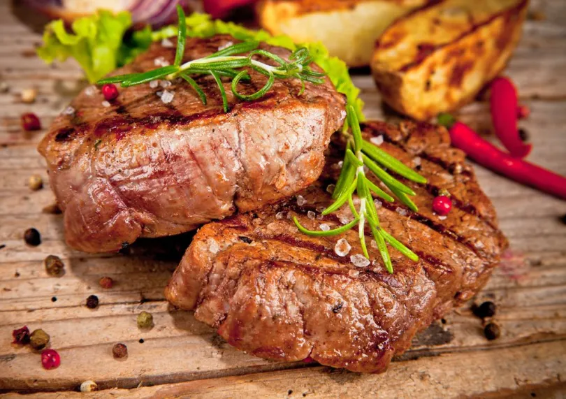 Frango, filé mignon e picanha sobem mais que inflação em 12 meses