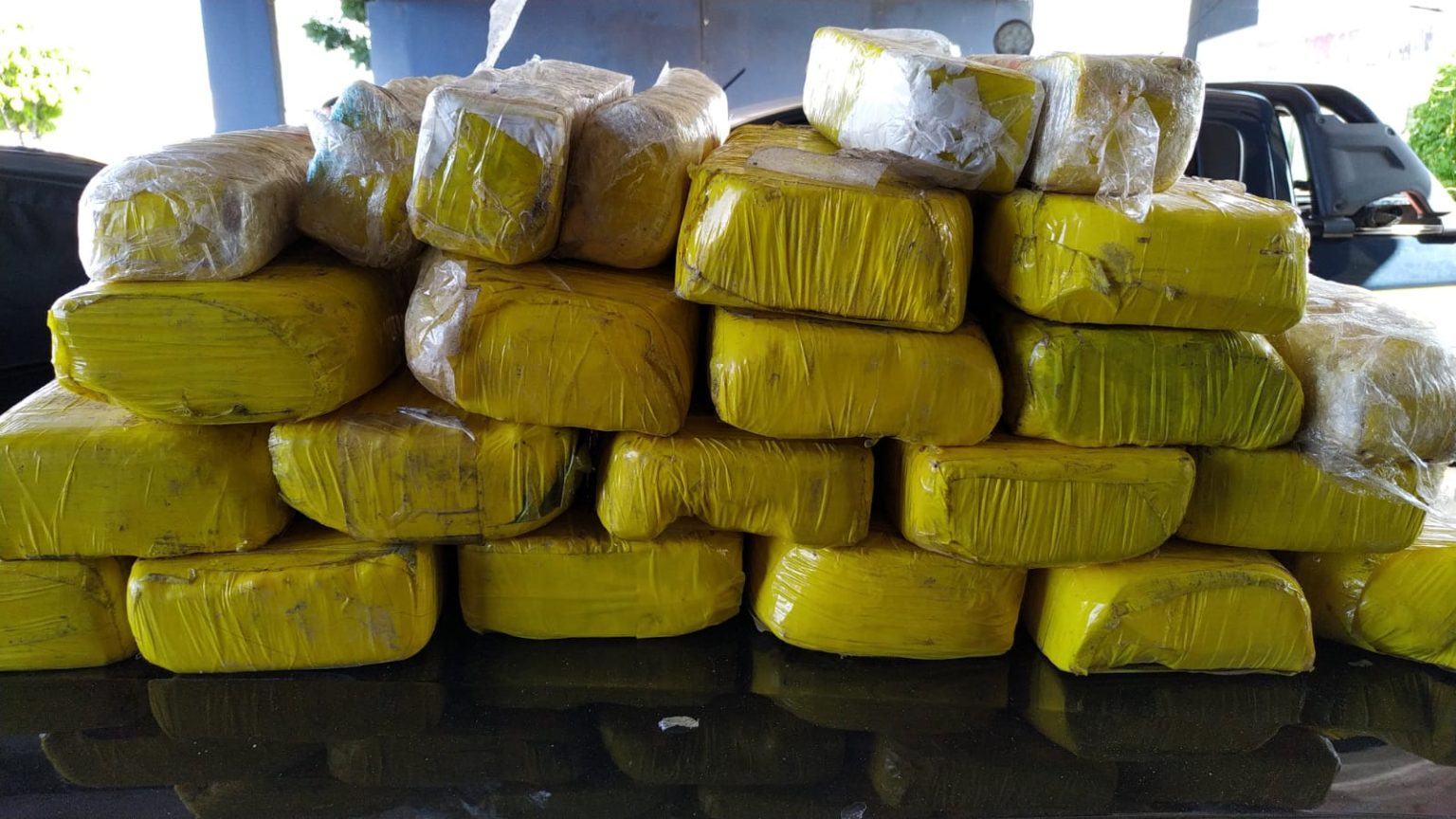 PRF apreende dentro de veículo no RN, tabletes de cocaína avaliados em R$ 3 milhões