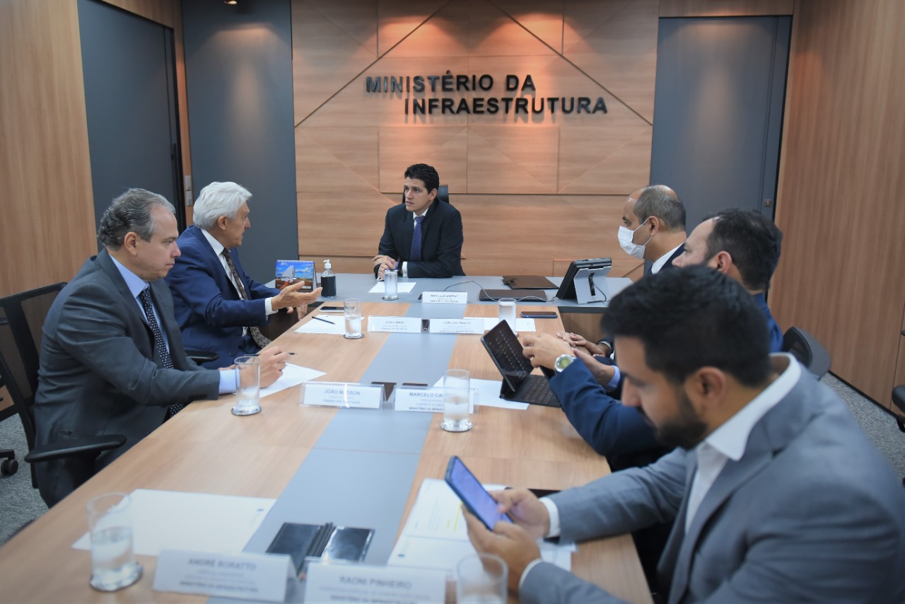 João Maia trata com Ministro da Infraestrutura sobre obras na Reta Tabajara, BR 304, aeroporto e Porto Ilha em Areia Branca
