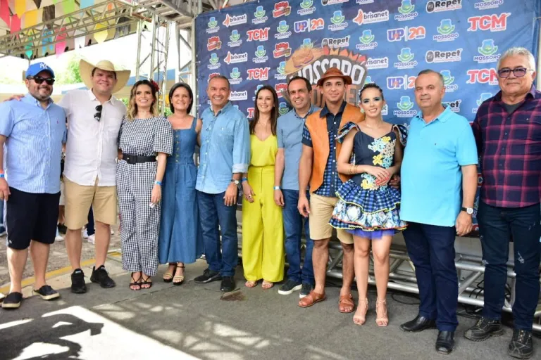 Alysson, Fábio, Rogério, Kelps, Cristiane, Lawrence e Tião da Prest juntos no Pingo da Mei Dia