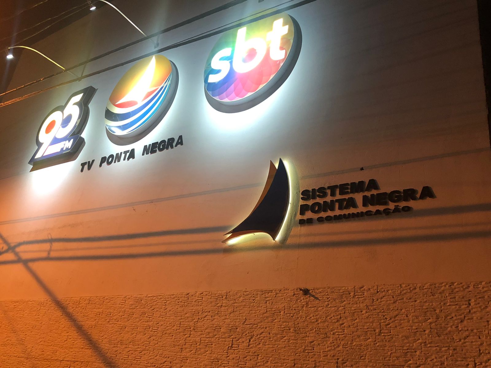 TV Ponta Negra emite nota de repúdio sobre incitação de violência contra emissora