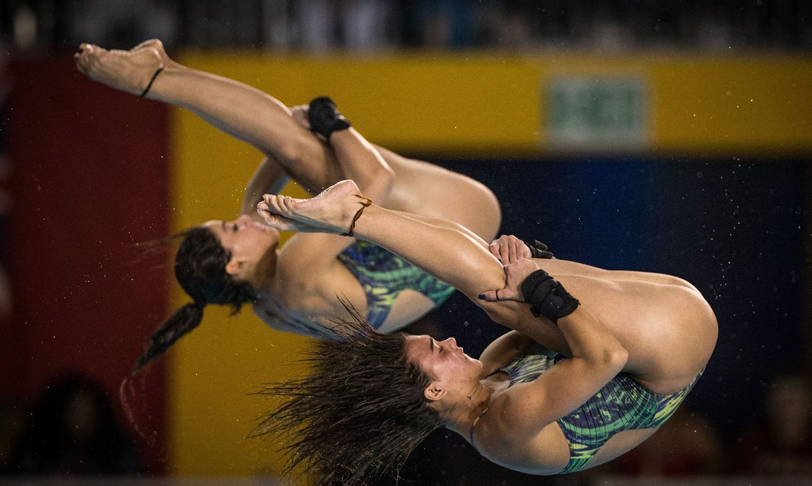 Ingrid Oliveira fatura o ouro no GP do Canadá de saltos ornamentais