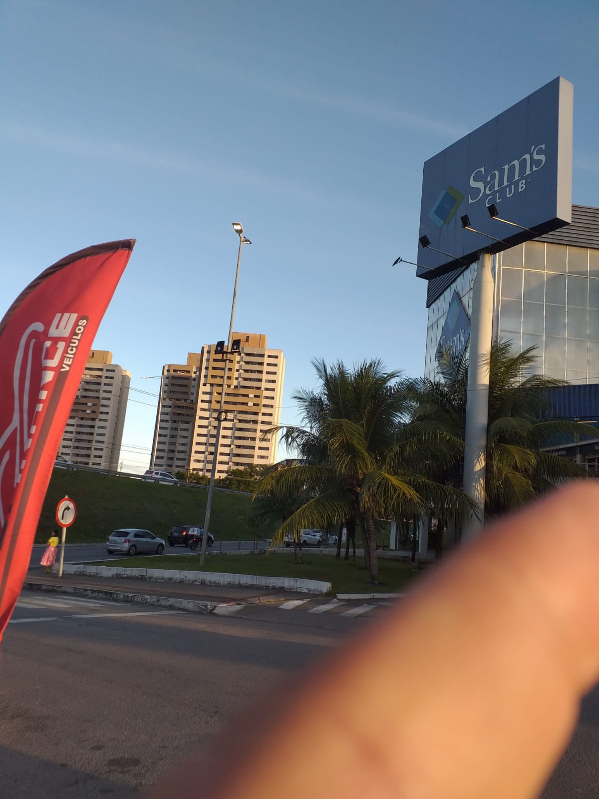 ALÔ, POLÍCIA: Túnel em frente ao Sam's Club vira local de consumo de drogas e preocupa moradores de Candelária